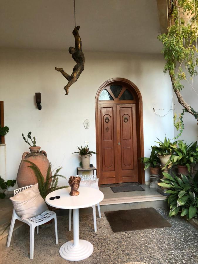 Artroom Garden Noto Exterior foto