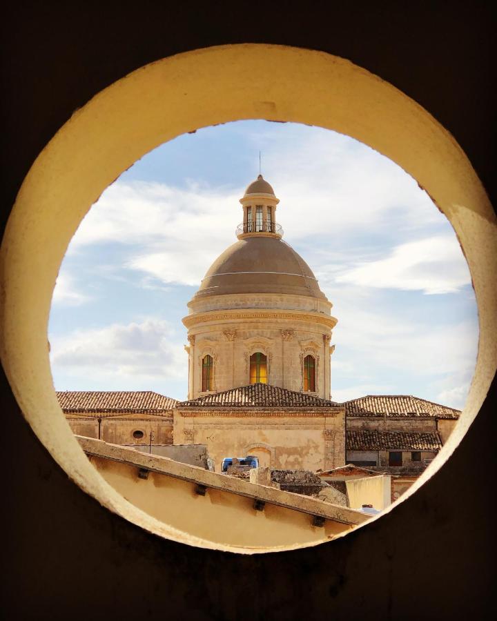 Artroom Garden Noto Exterior foto